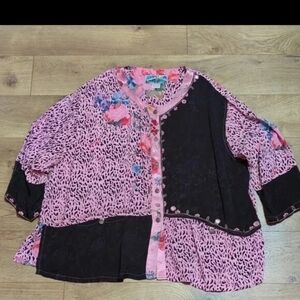Tienda Ho Pink Floral Black Patches Pockets Artsy Button Down Blouse OS